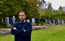 Spousta lidí si před Dušičkami uvědomí, že mají nějaký hrob, říká olomoucký hrobník