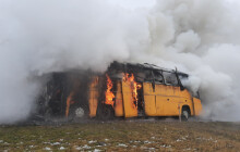 AKTUÁLNĚ: Autobus na dálnici hoří. Policie část D46 uzavřela