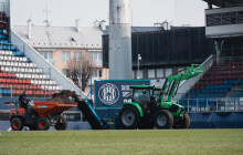 Sigma finišuje s výměnou trávníku