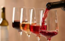 Ve Velkém Týnci se jaro vítá vínem. Město zve na tradiční košt