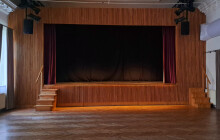 Divákům chtějí jít naproti. V Sedmičce lákají na divadlo i kafe z Pikoly