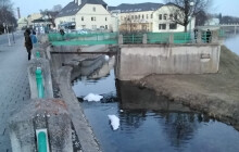Únik neznámé látky na vodním náhonu. Úhyn ryb hasiči nezaznamenali