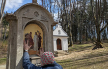 Obrazy se vrátily na původní místo. Křížovou cestu požehnají na Velký pátek