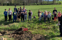 V rámci Dne Země se v Jeseníku vysadily nové lípy. Ruku k dílu přiložili děti i hasiči