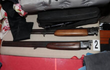 Zbraně z loupeže ukrýval v bytě známého, teď oběma hrozí vězení