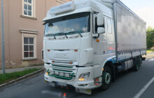 Kamion srazil chodkyni na přechodu v Šumperku, žena skončila v nemocnici