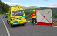 Hasiči zasahovali u nehody na I/44. Motorkář nehodu nepřežil