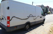 V Zábřehu řádil sprejer. Na autech způsobil škodu téměř 100 tisíc