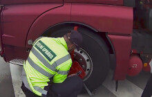 VIDEO: 930 tisíc v pokutách. Cesta rumunského kamionu na Přerovsku skončila botičkou