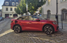 Šumperk rozjíždí moderní sdílenou dopravu. Elektromobil stojí stovku na hodinu