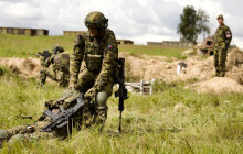 Čtyři týdny v uniformě a za peníze. Armáda spustila registraci na další cvičení