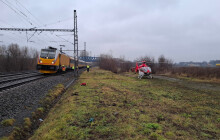 Na Přerovsku srazil RegioJet člověka. Letěl pro něj vrtulník