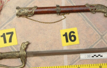 Ruply mu nervy a na ženu vytáhl šavli. Ta nepřežila