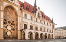 Situace v Česku je dál vyhrocená, za prezidenta se postaví i spolky z Olomouce