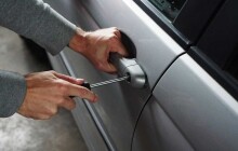Žena přišla během rozhovoru o peněženku a doklady