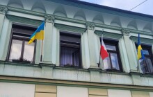 Na přerovské radnici vlaje ukrajinská vlajka. Olomouc je v den výročí bez připomínky