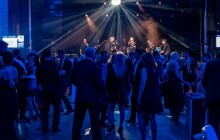 Do tří minut prázdný sál. Hasiči evakuovali Floru