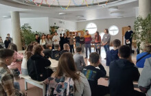 Vyrůstají ve stínu války. Sluňákov otevřel své dveře ukrajinským dětem