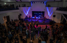 Křiváky místo smokingu. Třetí ročník netradičního plesu sklidil v Olomouci úspěch