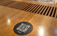 Novinky v Trienále SEFO 2021: současným uměním provádějí návštěvníky QR kódy