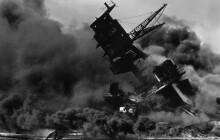 Právě dnes: Výbuchy desítek bomb a vstup USA do války