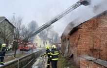 Hasič se poranil při pondělním zásahu v obci Výkleky. Hořela tam kotelna