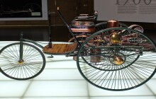 Právě dnes: Karl Benz dostal patent na první automobil poháněný spalovacím motorem a do Česka dorazila Viagra