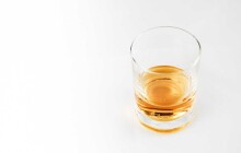 Opilá matka skončila na záchytce, její dvouleté dítě v péči babičky