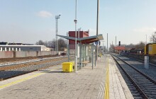 V Uničově narazil vlak do odstavené soupravy. Na místě jsou dva zranění