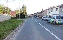 Policie pátrá po řidiči, který v neděli srazil cyklistu a ujel