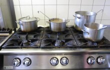 Potravinářská inspekce zavřela restauraci v Hodolanech. Zanedbaný úklid a absence teplé vody