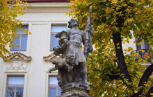 Olomouc chrání před požárem už stovky let. Jak se dostal svatý Florián na náměstí?