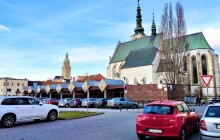 Počet parkovacích míst v Prostějově roste. Pořád jich ale není dost