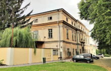 Na Výšovickém zámku sídlí škola i úřad, obec jej opravuje