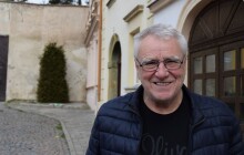 Koukám i na zápasy Nových Sadů. Dám si tam pivečko a dobroty, říká John Uličný
