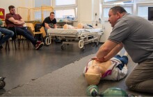 O záchraně života rozhodují vteřiny. Ve FNOL pořádají kurzy pro veřejnost