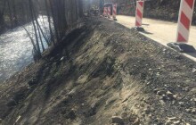 Olomoucký kraj pracuje na zprovoznění silnice po sesuvu půdy