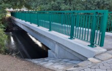 Přes Vlkovou do centra. Opravená lávka je průchozí