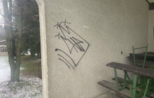 Policie žádá o pomoc veřejnost. Pachatel způsobil škodu za dvacet pět tisíc korun