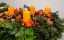 Adventní věnce v Olomouci pomáhají dětem. Už téměř třicet let