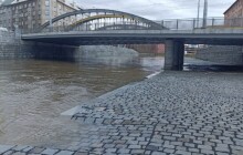 První povodňový stupeň. Morava si v Olomouci udržuje hladinu