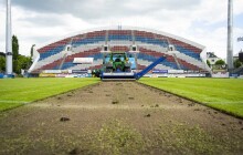 Na Androvu stadionu se mění trávník. Podívejte se, jak rekonstrukce probíhá