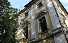 Zapomenuté stavby: Ještě čtyřicet let po požáru chátrá. Na opravu zámku nejsou peníze  