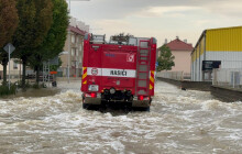 VIDEO: Takhle vypadaly jesenické ulice během povodní. Hasiči zveřejnili záběry z cisterny.