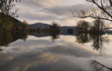 Hledali plavce, našli bezvládné tělo. Smrt mladíka PČR šetří