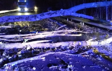 Náročná noc pro hasiče. Zasahovali u třiceti událostí