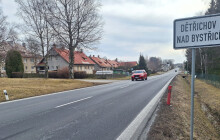 Silničáři nakonec nezahájí opravu průtahu přes Detřichov nad Bystřicí