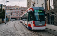 Doprovod dítěte do tří let bude nově jezdit v olomoucké MHD zdarma