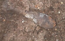 Divoká prasata nevyryla potravu, ale dělostřelecký granát. Nález likvidoval pyrotechnik