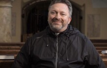 Farář z Velkých Losin chtěl do Vatikánu pronést zbraně. Zadržela ho policie